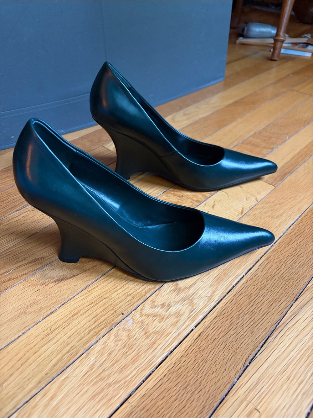 Jeffrey Campbell Green Intrigue Pointed Wedge Pumps size 11